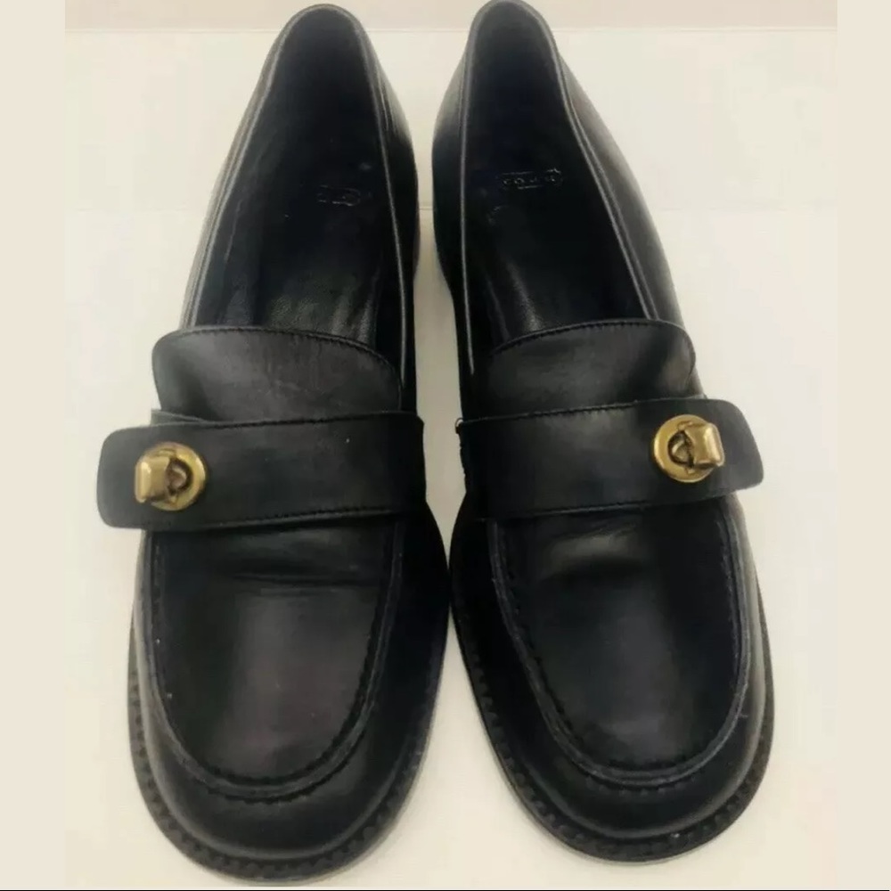vintage Coach black leather  turn lock loafer 5.5